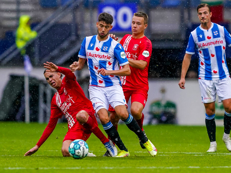 Nhận định soi kèo Heerenveen vs Twente lúc 2h00 ngày 4/4/2024