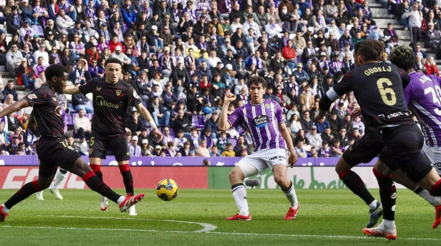 Real Valladolid vs Sevilla (22:15 &#8211; 16/02) | Xem lại trận đấu