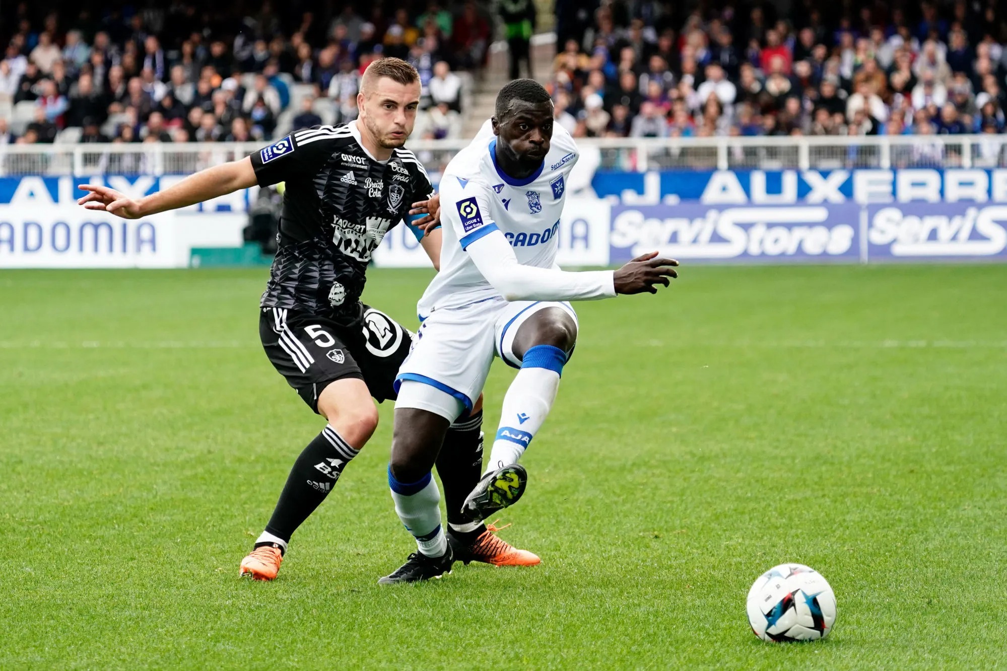 Nhận định soi kèo Brest vs Auxerre lúc 02h45 ngày 15/2/2025