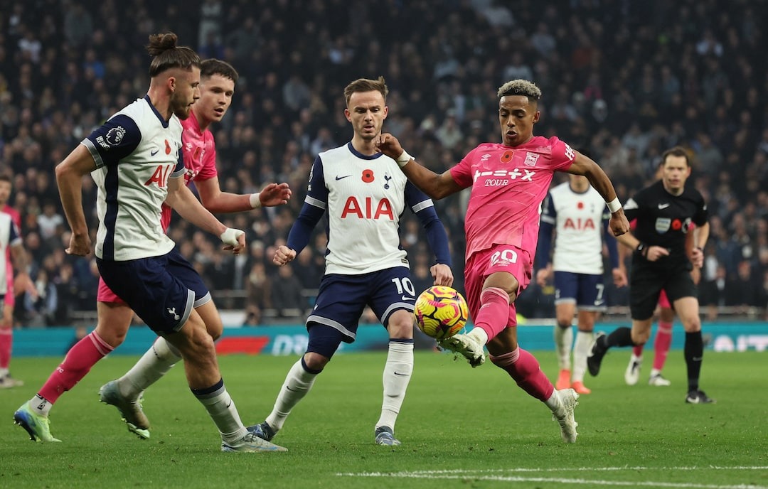 Nhận định soi kèo Ipswich Town vs Tottenham Hotspur lúc 22h00 ngày 22/2/2025